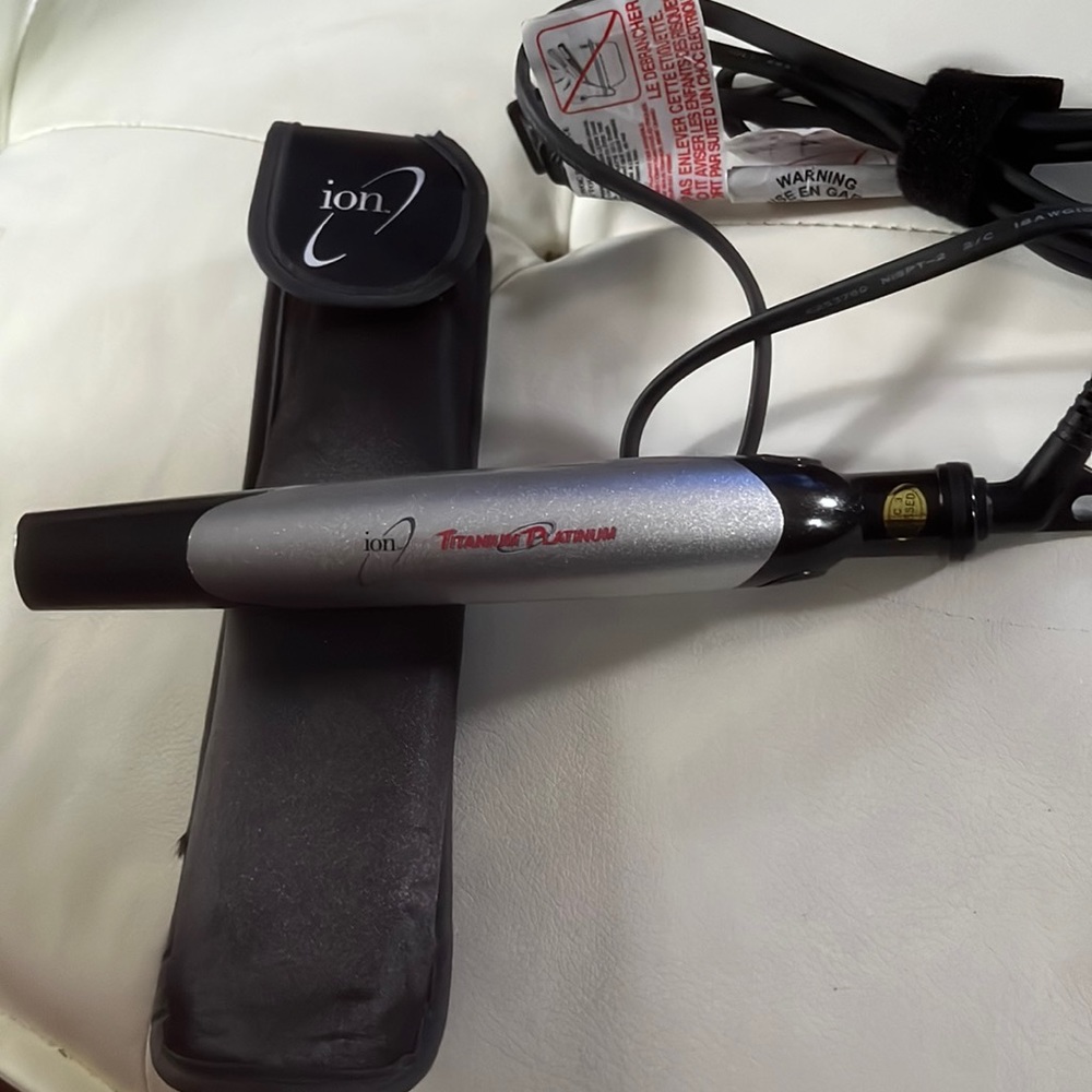ion Titanium Platinum mini straight iron